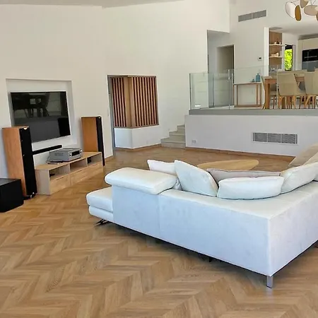 Les Geais Sainte-Maxime